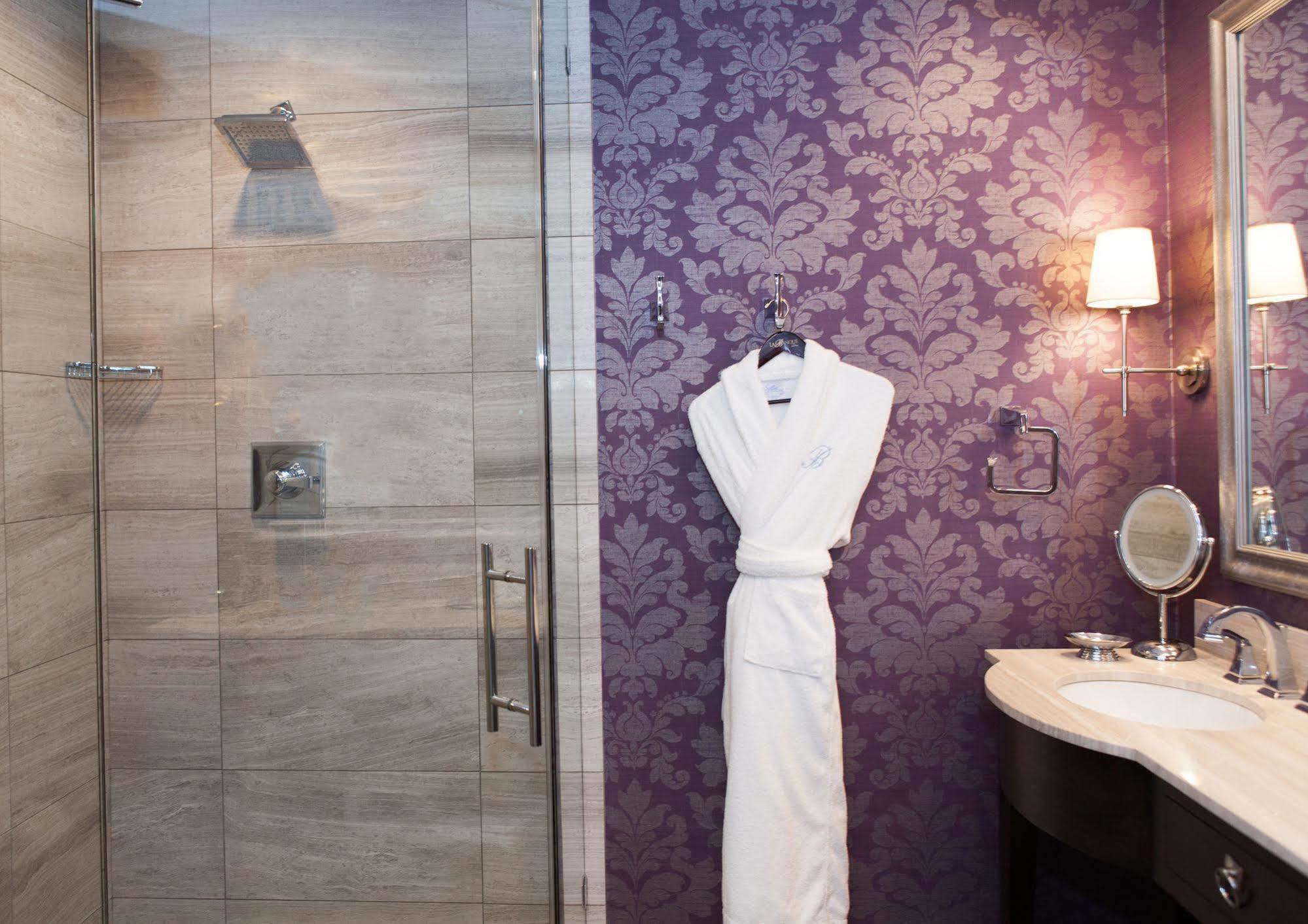 La Banque Hotel Homewood Экстерьер фото