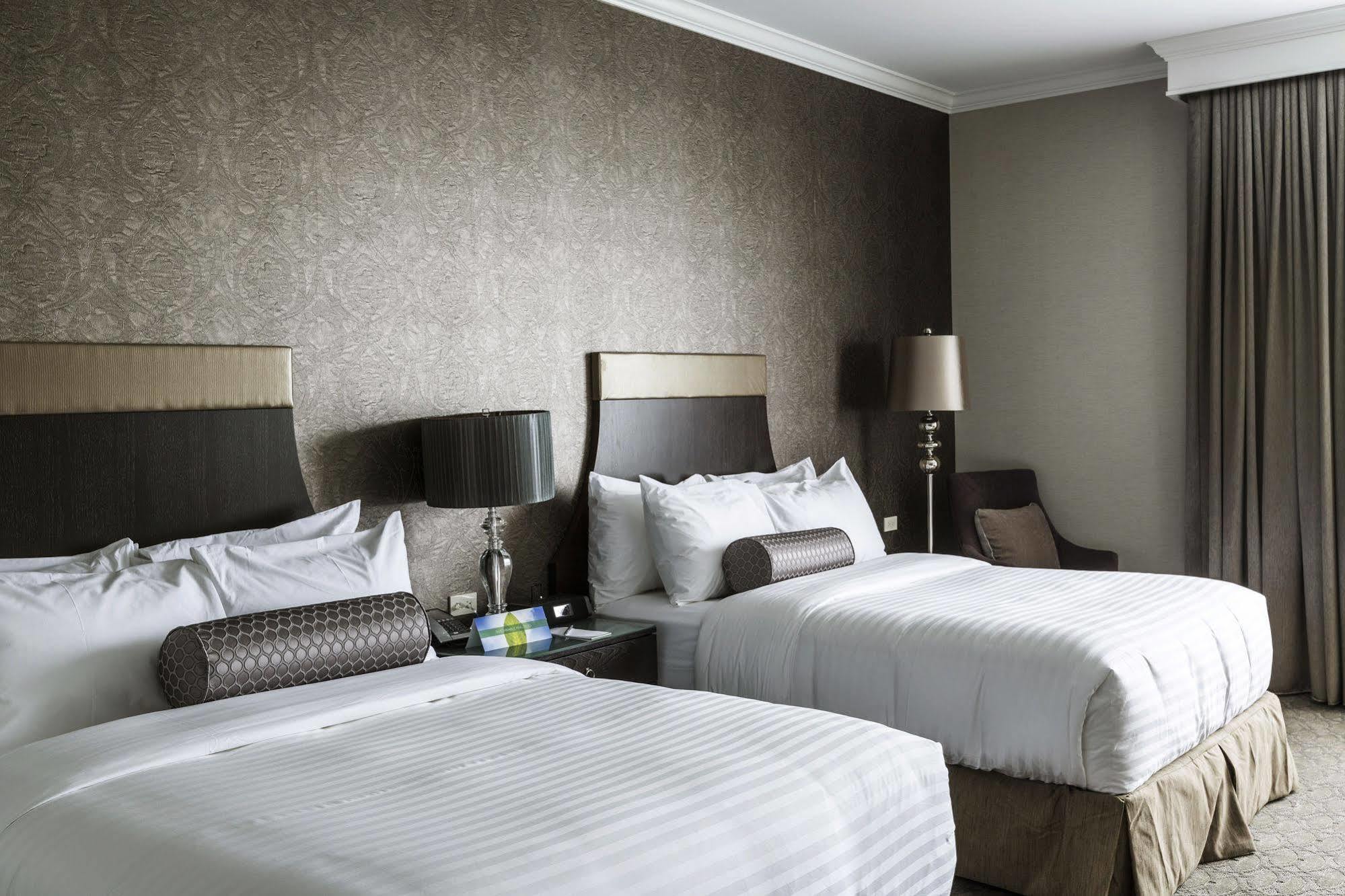 La Banque Hotel Homewood Экстерьер фото