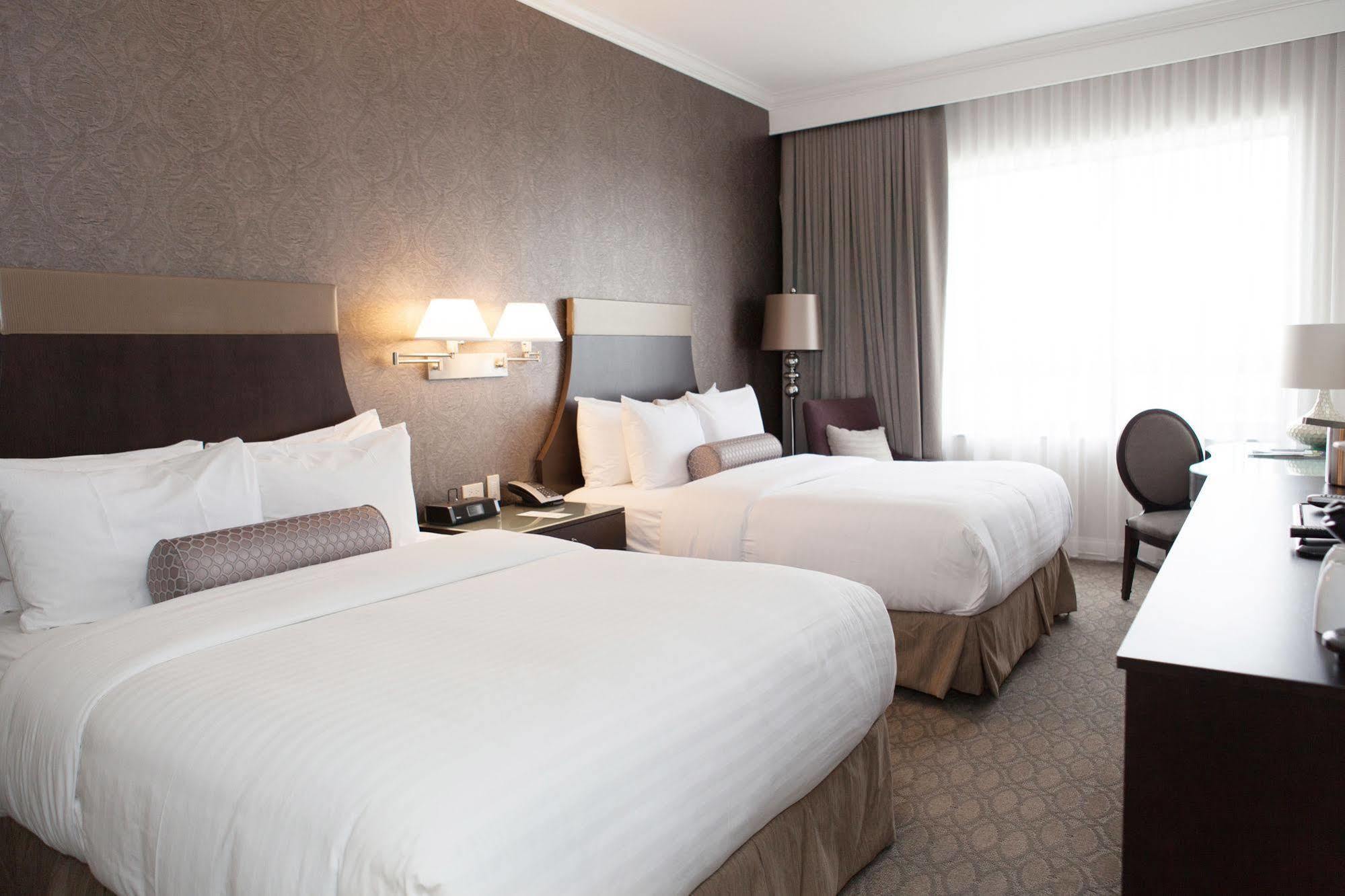 La Banque Hotel Homewood Экстерьер фото